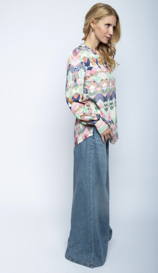 Emily van den Bergh Viskose Bluse mit V-Ausschnitt mit Pastell Graphik Muster - SALE