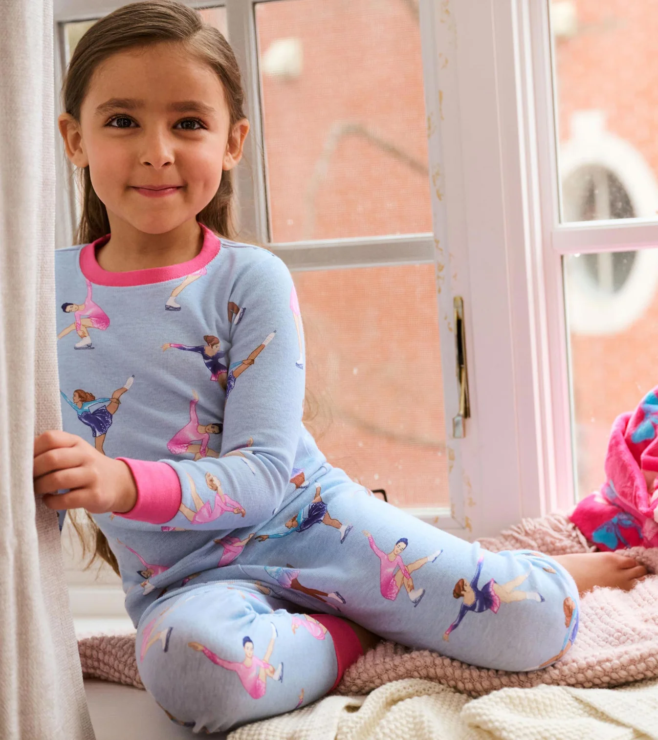 Hatley Langarm GOT Bio Baumwolle Pyjama in Blau & Pink - Eiskunstlauf Hatley Langarm GOT Bio Baumwolle Pyjama in Blau & Pink - Eiskunstlauf