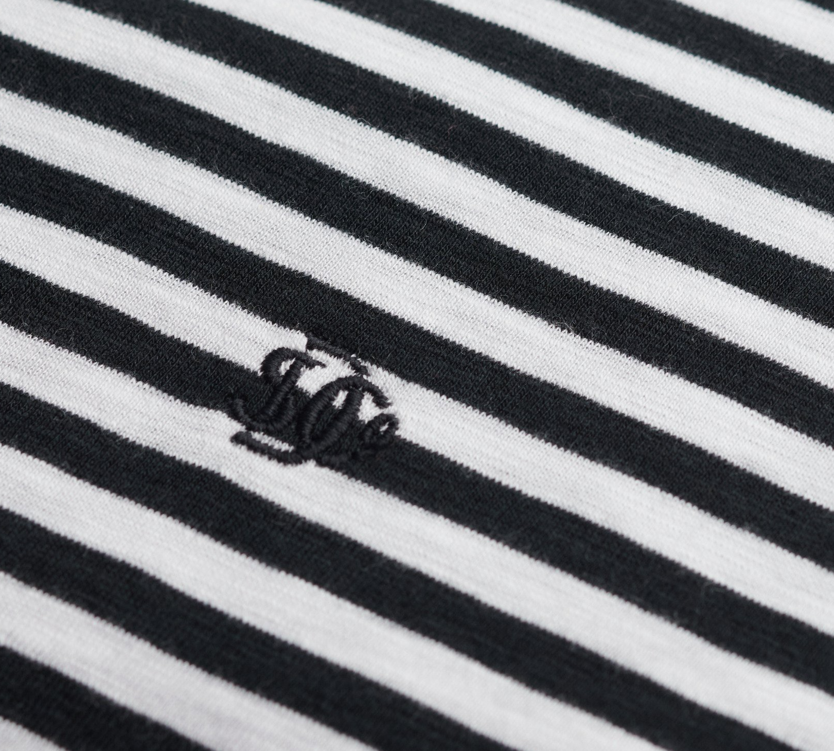 Superdry Damen Studios Crew T-Shirt in Schwarz/Weiß gestreift
