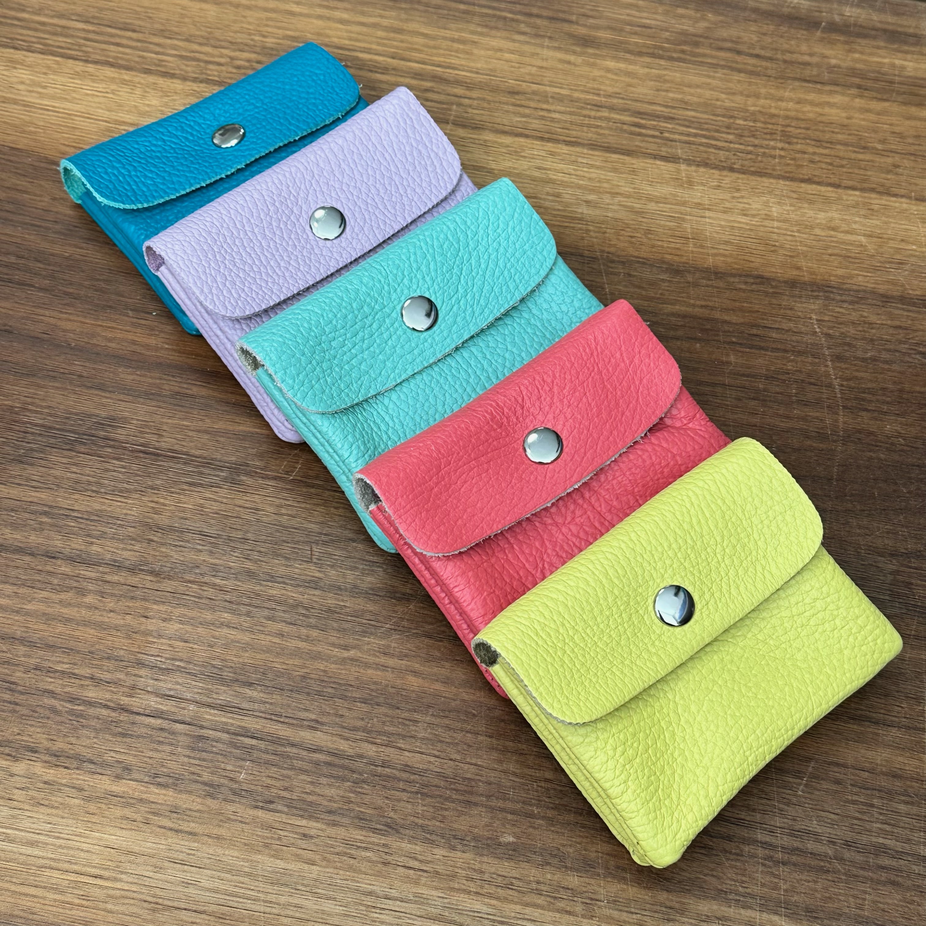 image8QhLIYD7qEYfOO BFF Soft Leder Geldbeutel in Cyan - Klein
