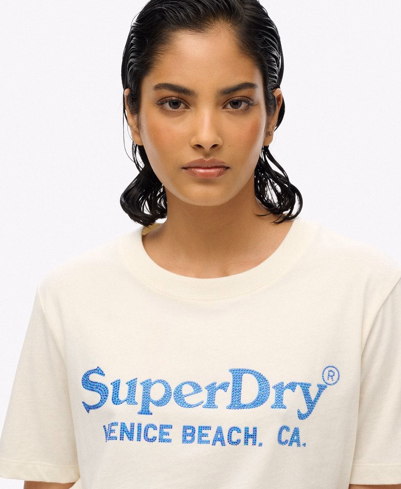 Superdry locker geschnittenes Venue Metallic T-Shirt für Damen in New Chalk White/Weiß - SALE