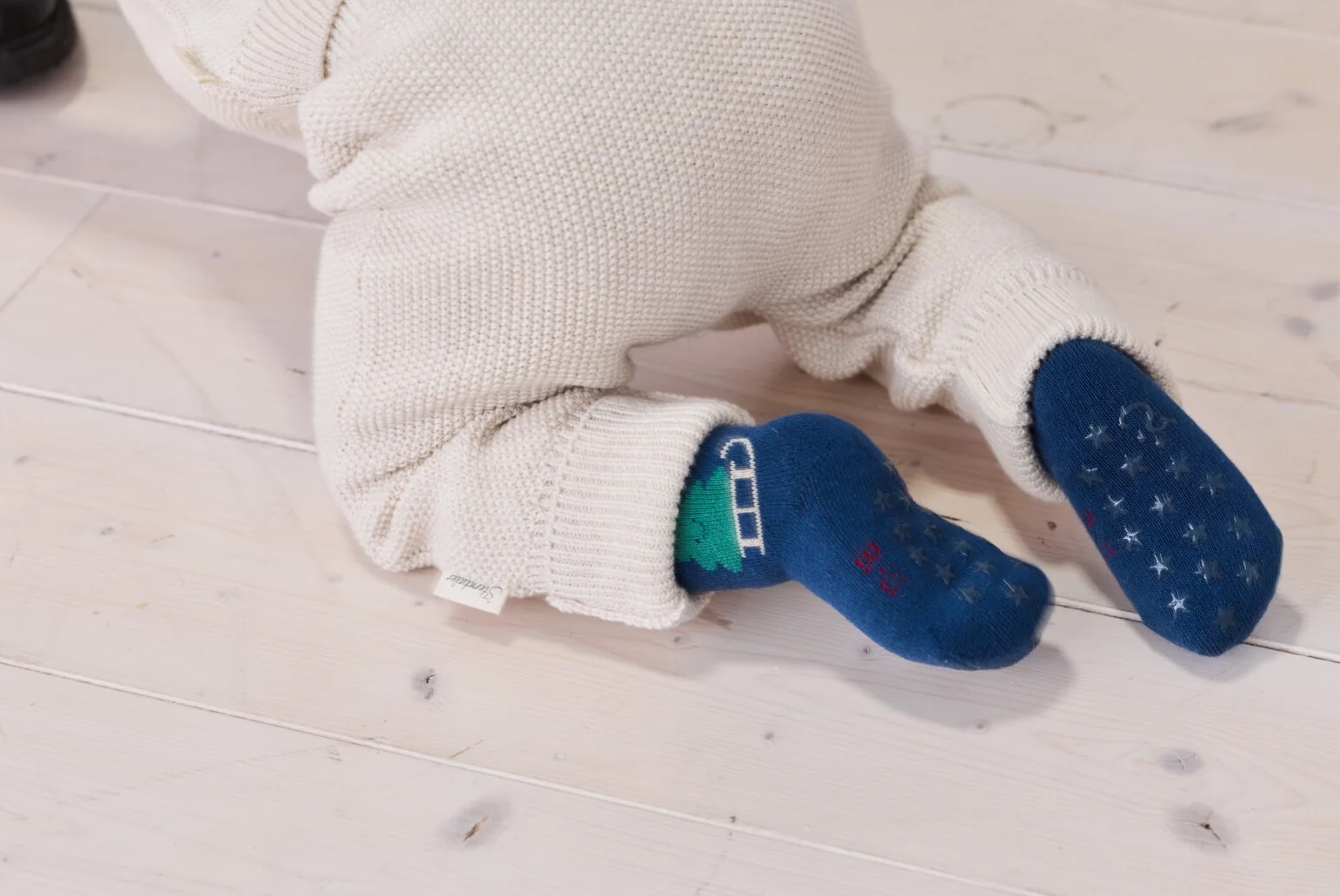 Sterntaler ABS-Socken Stoppersocken Doppelpack 2er Pack Santa und Tannenbaum Sterntaler ABS-Socken Stoppersocken Doppelpack 2er Pack Santa und Tannenbaum