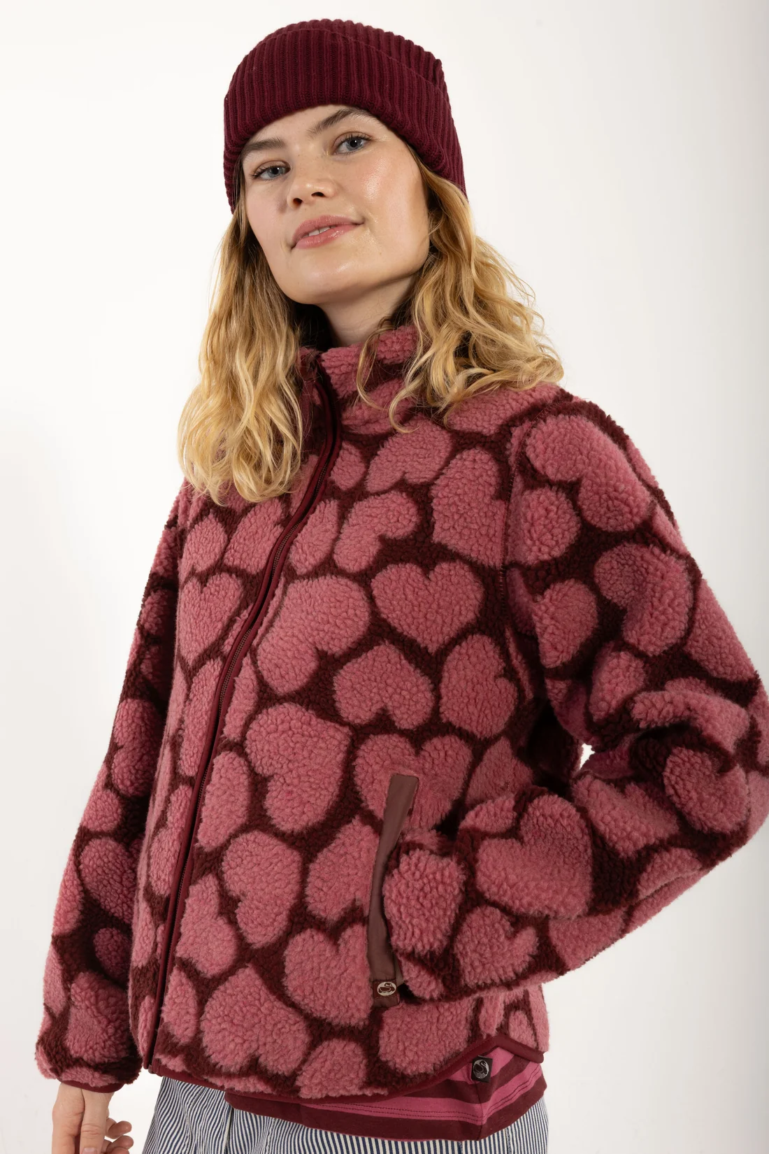 Danefae Danelabrador Fleece Zip-Up Fleecejacke Dark Cherry Rot - Heartthrob Herzen Allover Danefae Danelabrador Fleece Zip-Up Fleecejacke Dark Cherry Rot - Heartthrob Herzen Allover