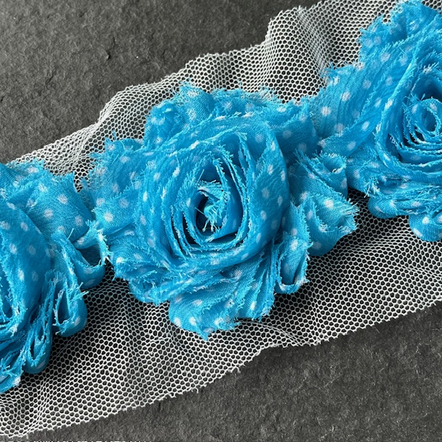 Wowzers Shabby Chic Stoffblume Blüte am Band - Türkis Gepunktet - 3 Blumen Wowzers Shabby Chic Stoffblume Blüte am Band - Türkis Gepunktet - 3 Blumen