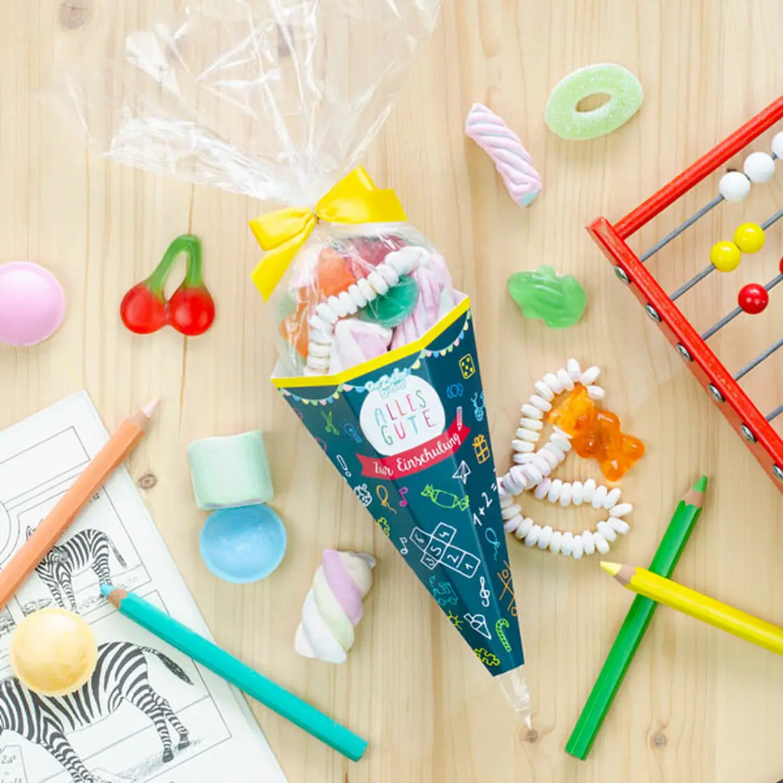 Der Zuckerbäcker Bunte Süßigkeiten Mischung Zuckertüte - Einschulung Kinder Der Zuckerbäcker Bunte Süßigkeiten Mischung Zuckertüte - Einschulung Kinder
