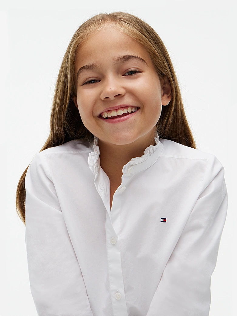Tommy Hilfiger Ruffle Collar Popline Bluse mit Rüsche Kragen in Weiß Tommy Hilfiger Ruffle Collar Popline Bluse mit Rüsche Kragen in Weiß