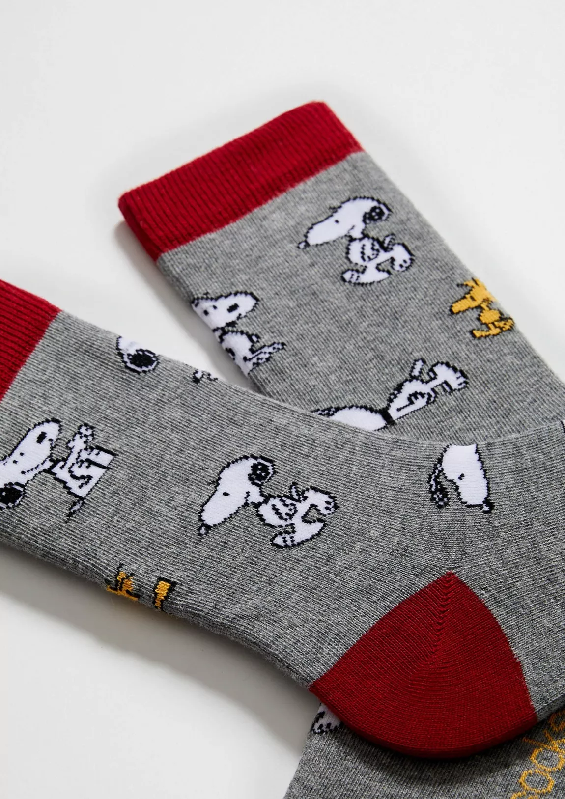 besocks Peanuts Kindersocken aus Bio-Baumwolle in Grau - Snoopy & Woodstock besocks Peanuts Kindersocken aus Bio-Baumwolle in Grau - Snoopy & Woodstock
