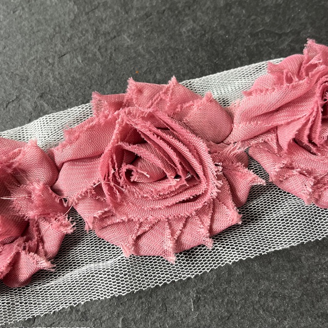 Wowzers Shabby Chic Stoffblume Blüte am Band - Altrosa - 3 Blumen 