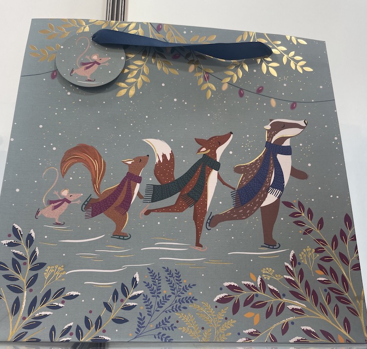 chic mic Geschenktüte L - Woodland Tales Skaters