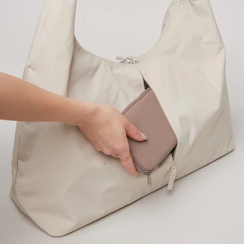 GOT BAG T-SHAPE BAG LARGE MONOCHROME Soft Shell Creme Weiß - Tasche mit Laptopfach - SALE