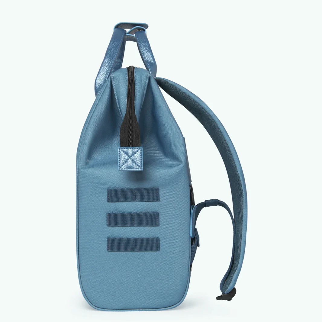 Cabaia ADVENTURER Rucksack Medium BOURGAS - Powder Blau