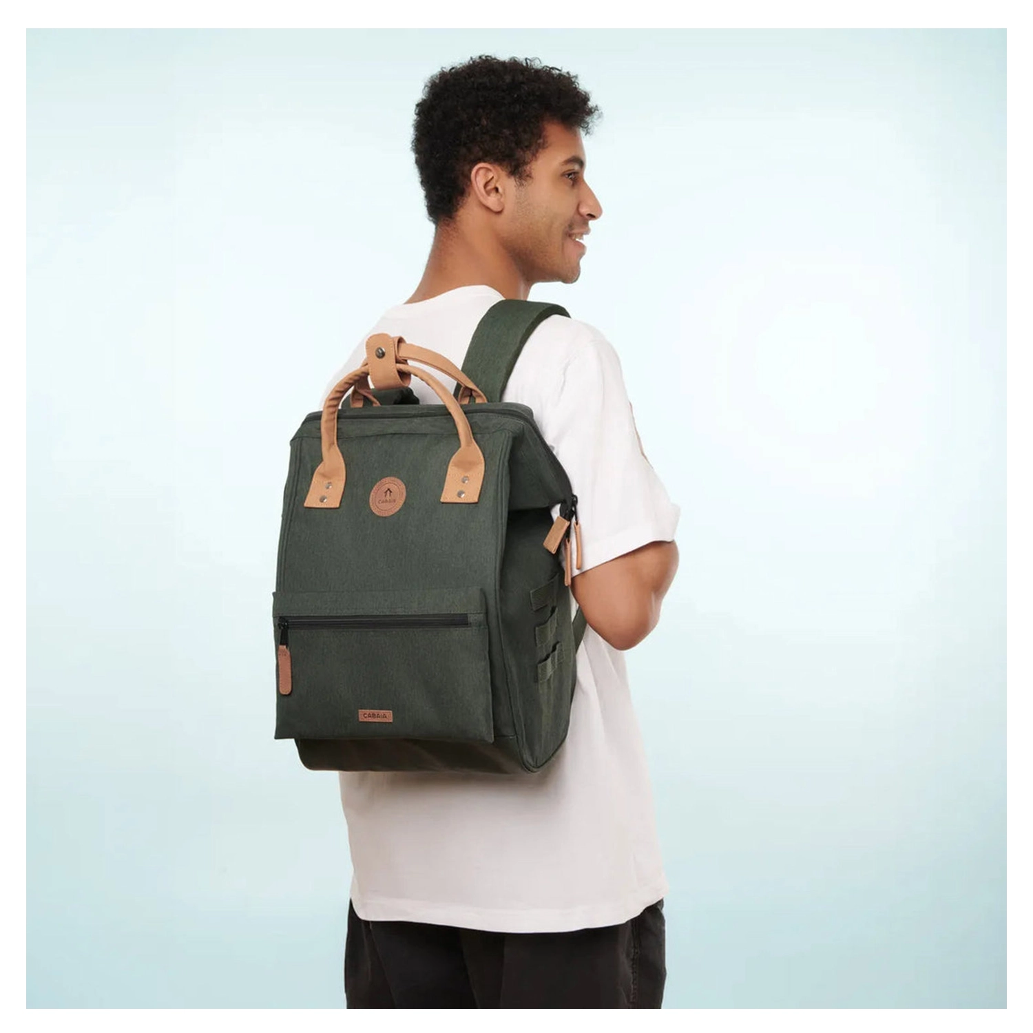 Cabaia Rucksack KUITO Medium mit Laptop-Fach - Adventurer Rucksack in Dunkelgrün