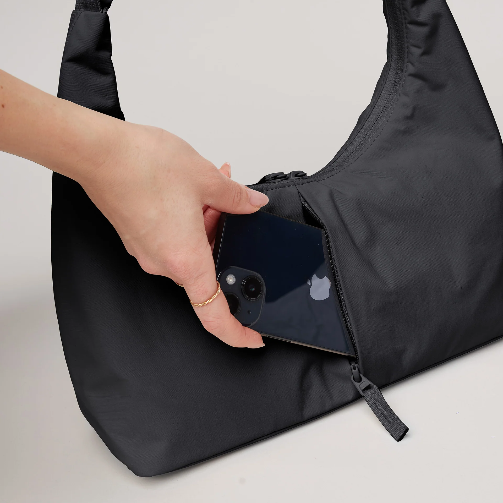 GOT BAG T-SHAPE BAG MINI MONOCHROME Black - Schwarz Tasche - SALE GOT BAG T-SHAPE BAG MINI MONOCHROME Black - Schwarz Tasche - SALE