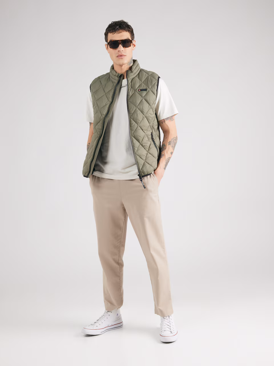 Superdry Herren Weste mit Diamantsteppung in Olivgrün Superdry Herren Weste mit Diamantsteppung in Olivgrün