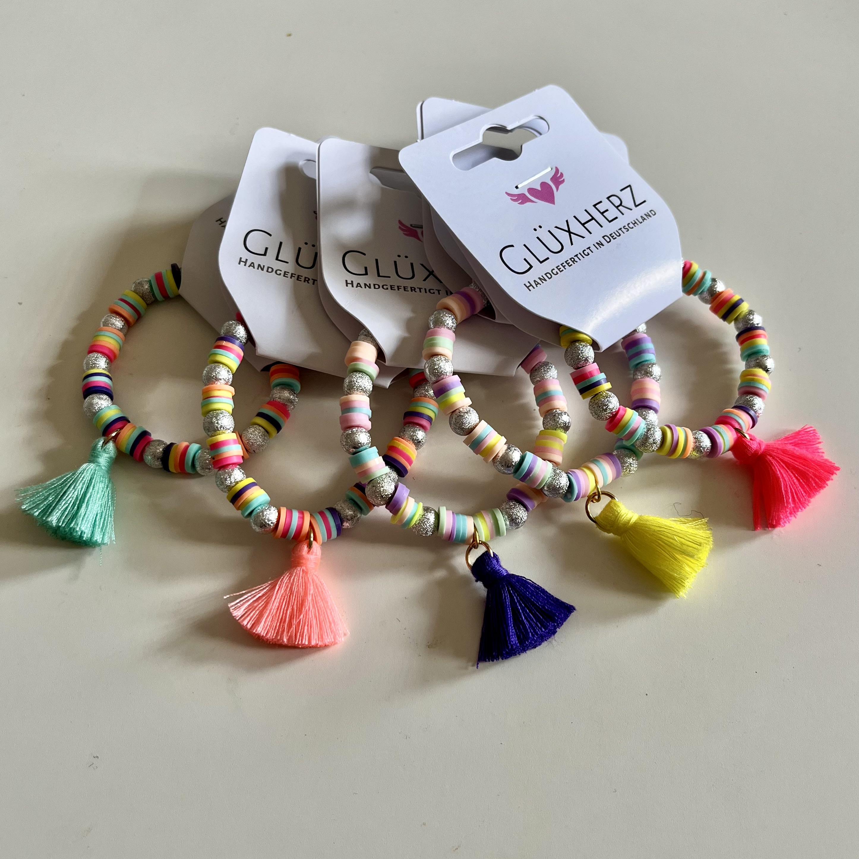 Glüxherz Armbänder - Bunte Perlen & Quasten - Farbauswahl