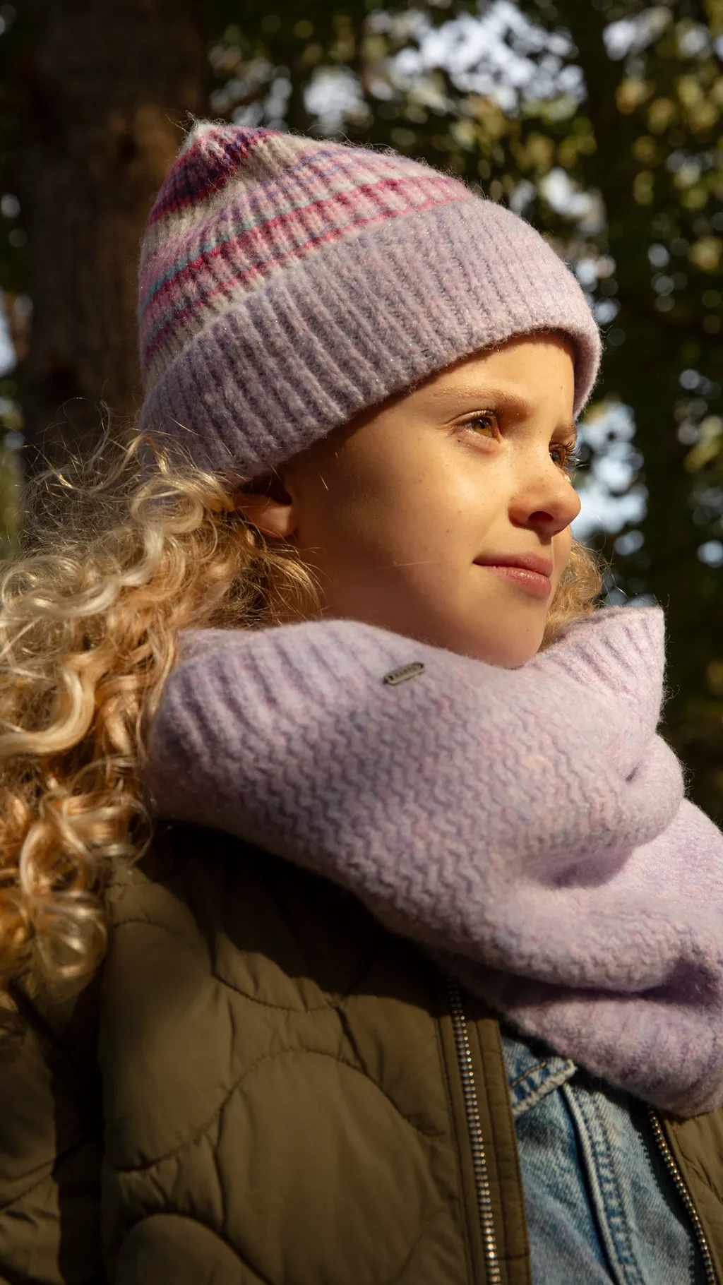 Barts Kids Lianan Beanie Mütze in Flieder mit Lurex und Rosa Türkis Lila Streifen