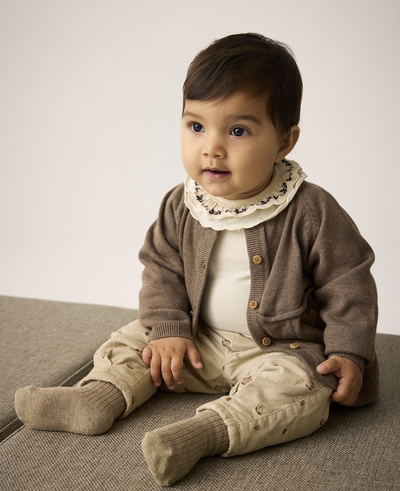 Minymo Cordhose Beige mit Altrosa Blumen Allover Minymo Cordhose Beige mit Altrosa Blumen Allover
