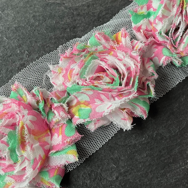 Wowzers Shabby Chic Stoffblume Blüte am Band - Preppy Blumen Pink & Grün - 3 Blumen Wowzers Shabby Chic Stoffblume Blüte am Band - Preppy Blumen Pink & Grün - 3 Blumen