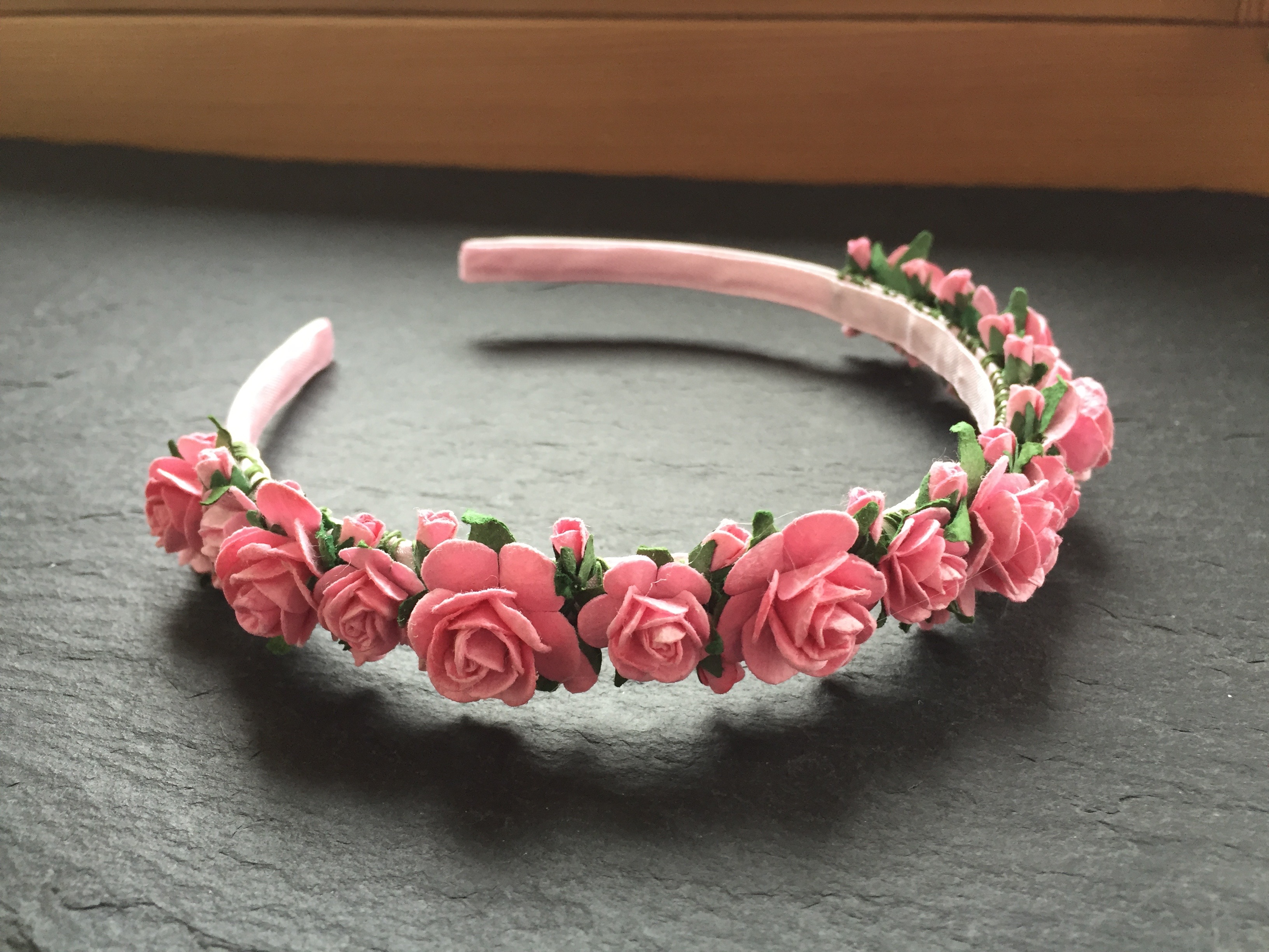 WOWZERS-BLU-TENKRONE-SMALL-ROSA Wowzers Blütenkrone - Crown of Flowers - Handgefertigt - Kleine Blüten - Farbauswahl