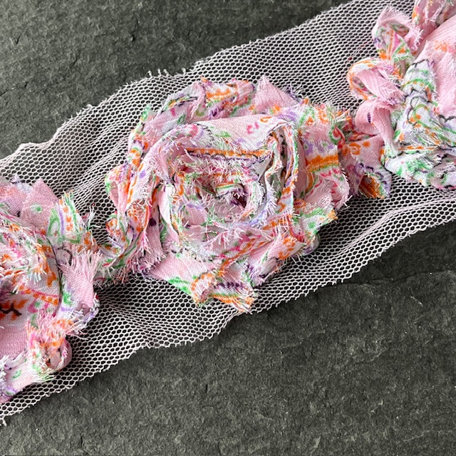Wowzers Shabby Chic Stoffblume Blüte am Band - Paisley Blume Rosa - 3 Blumen 