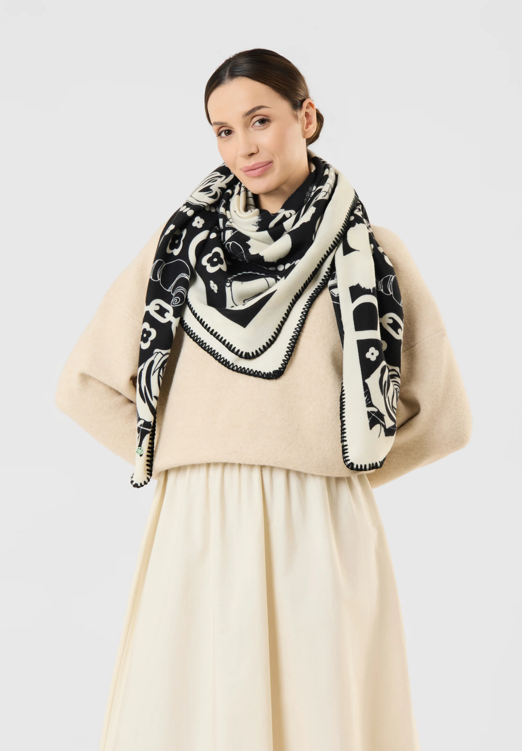 Codello Weiches Warmes Tuch mit Paris Motiv Codello Weiches Warmes Tuch mit Paris Motiv