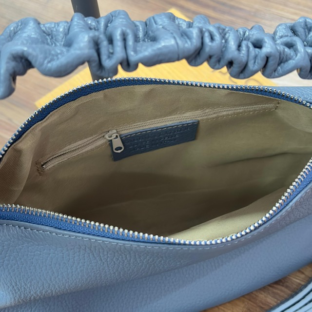 BFF Ledertasche mit süßen Cinch Henkel & Schulterband - Stahl Blau BFF Ledertasche mit süßen Cinch Henkel & Schulterband - Stahl Blau