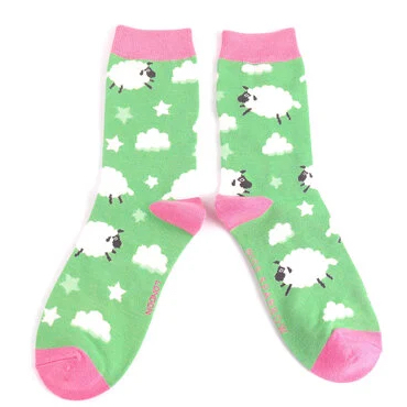 Miss Sparrow Bambus Socken in Rosa & Grün - Sleepy Sheep - Schafe Miss Sparrow Bambus Socken in Rosa & Grün - Sleepy Sheep - Schafe