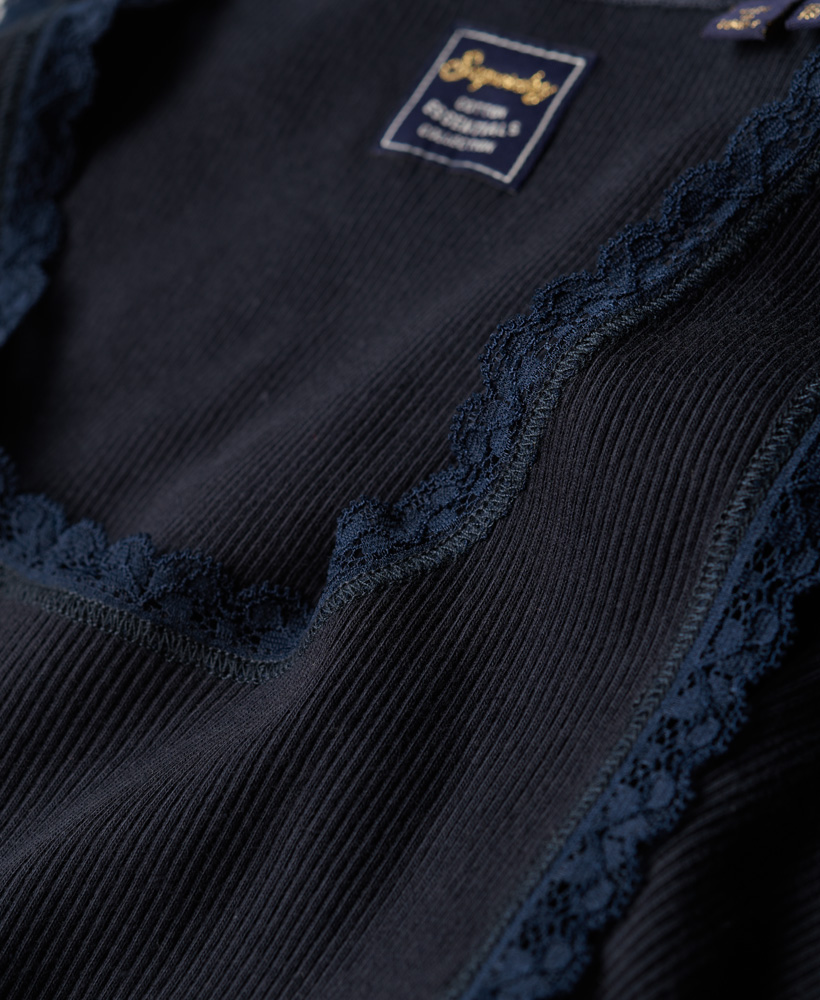 Superdry Damen Tanktop Athletic Essentials mit Spitzenbesatz in Dunkelblau