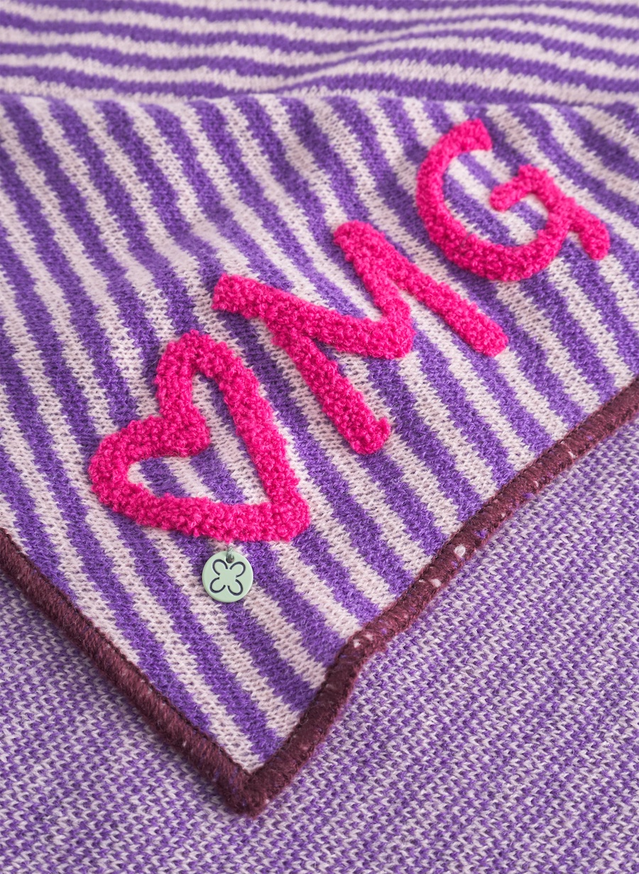 Codello Gestricktes Dreieckstuch mit Strreifen & Herz Stickerei in Lila - OMG