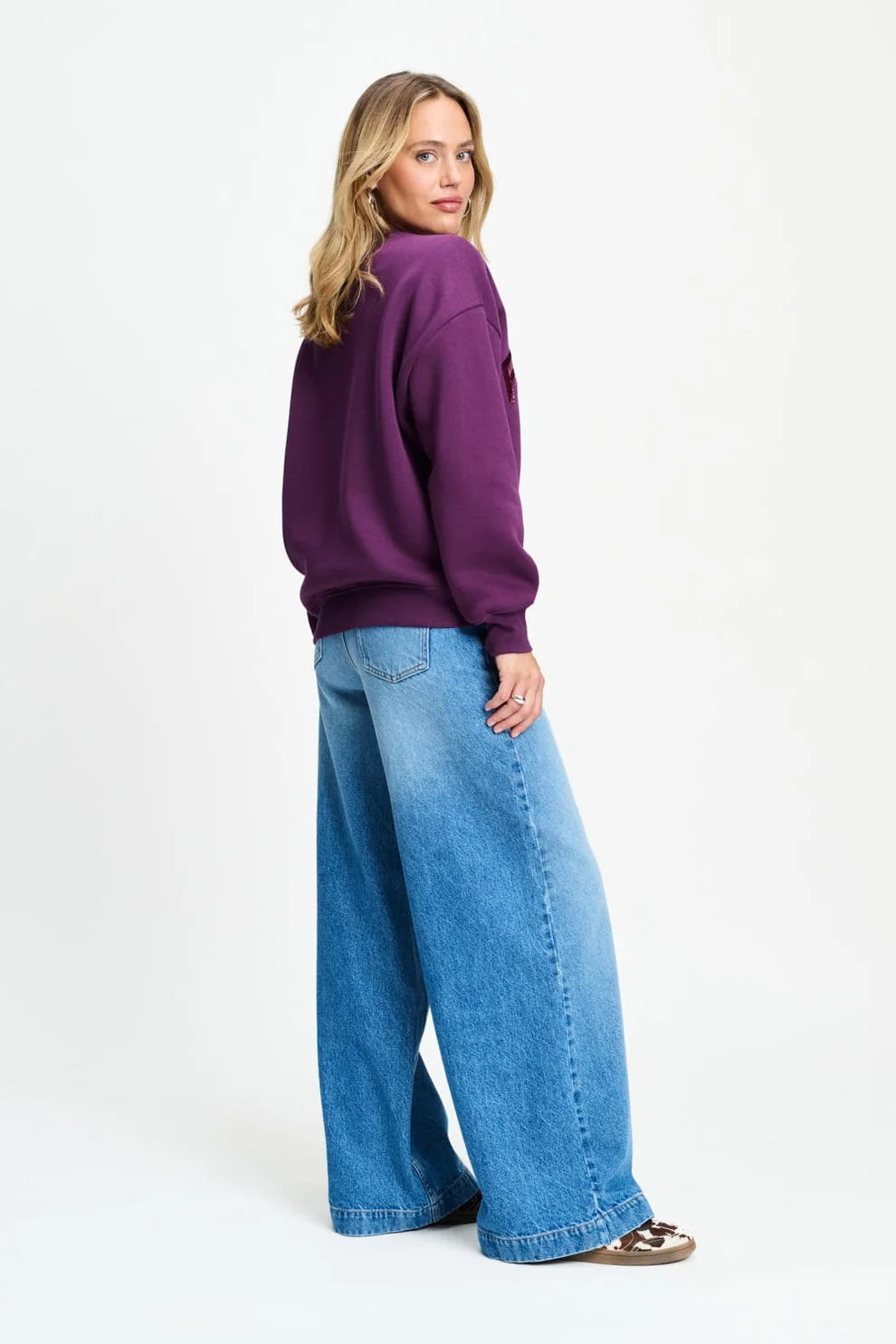 POM Amsterdam Elegantes Damen Sweatshirt Sophie The Grand Finale in Plum mit Glitzer POM Amsterdam Elegantes Damen Sweatshirt Sophie The Grand Finale in Plum mit Glitzer