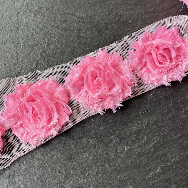 Wowzers Shabby Chic Stoffblume Blüte am Band - Rosa Gepunktet - 3 Blumen Wowzers Shabby Chic Stoffblume Blüte am Band - Rosa Gepunktet - 3 Blumen