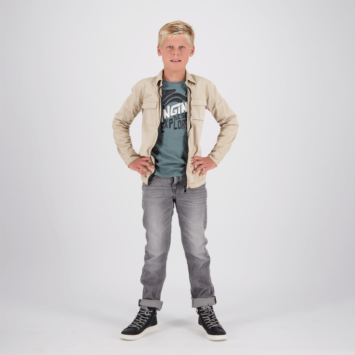 EF23KBD42102_Baggio-20Vintage_Light-20Grey_MODEL3 Vingino Jeans BAGGIO VINTAGE - Regular Fit Jog Jeans in Light Grey