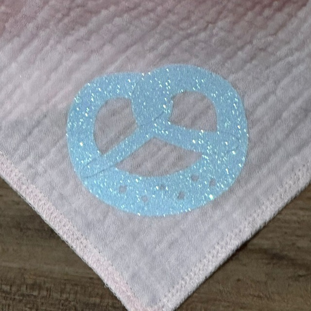 P.Eisenherz Baby Musselintuch Halstuch in Rosa mit Glitzer Breze in Hellblau