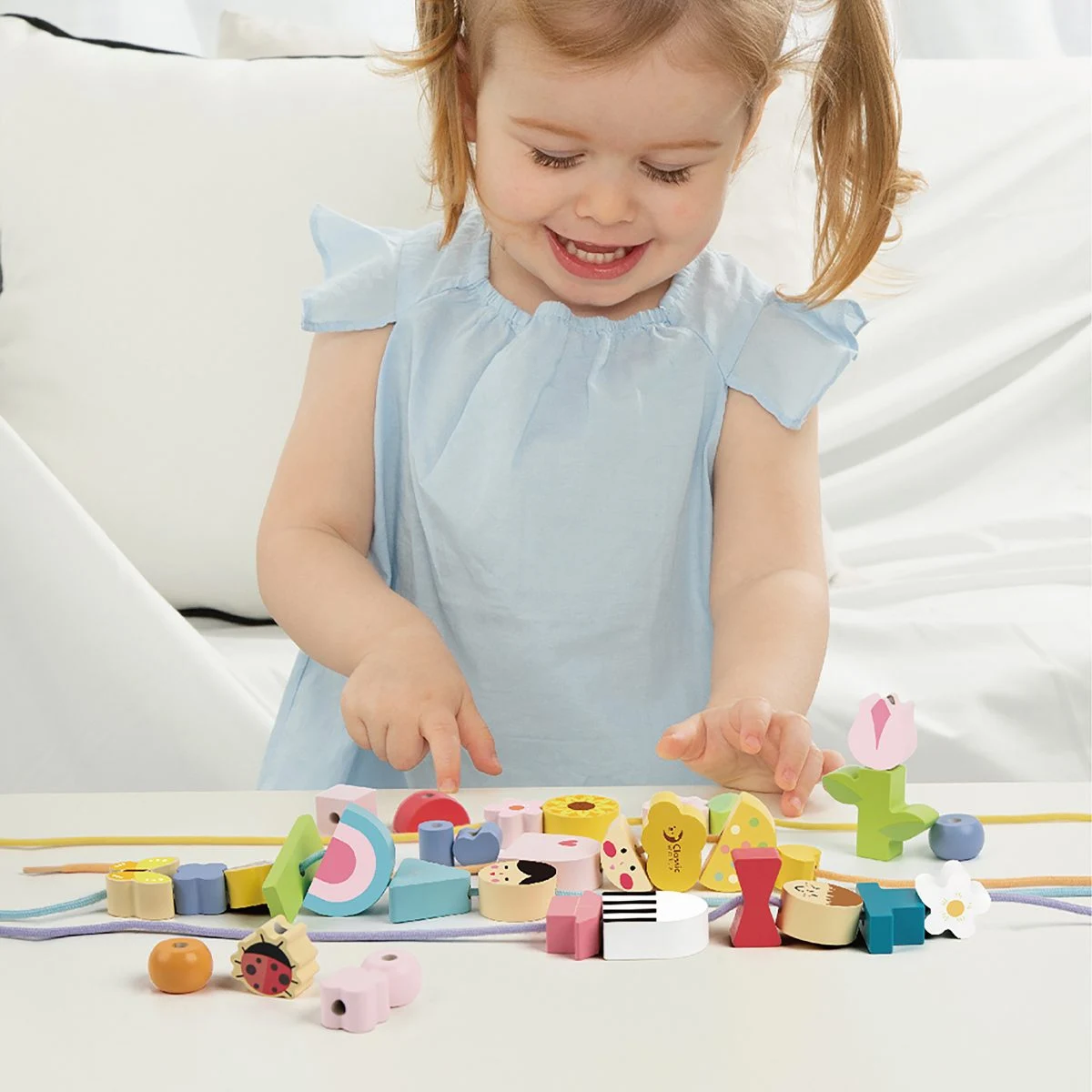 Classic World Fädelkette Figuren Geschicktigkeitsspiel