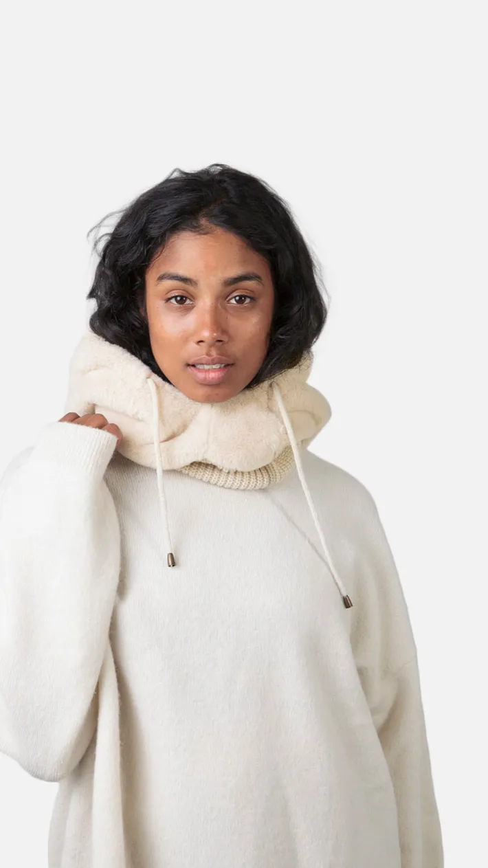 Barts Eliees Hood Faux Pelz Kapuze in Creme