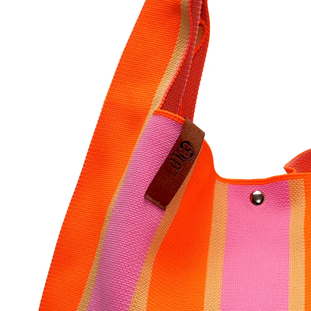 LOT83 LOIS Material Mix Gestrickte Shopper Tasche Orange & Rosa Streifen LOT83 LOIS Material Mix Gestrickte Shopper Tasche Orange & Rosa Streifen