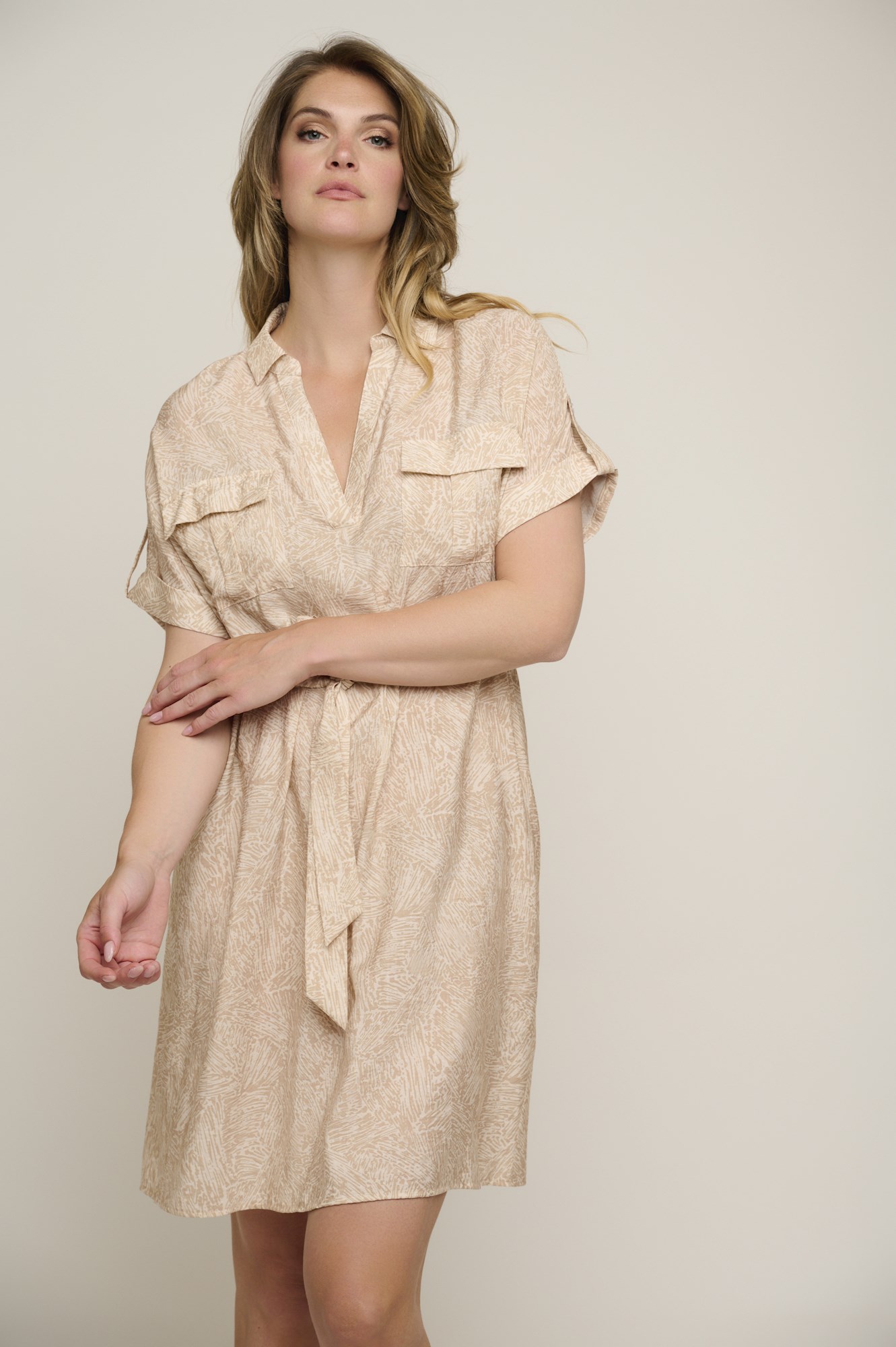 Rino & Pelle Diana Kurzarm Hemdkleid in Beige gemustert