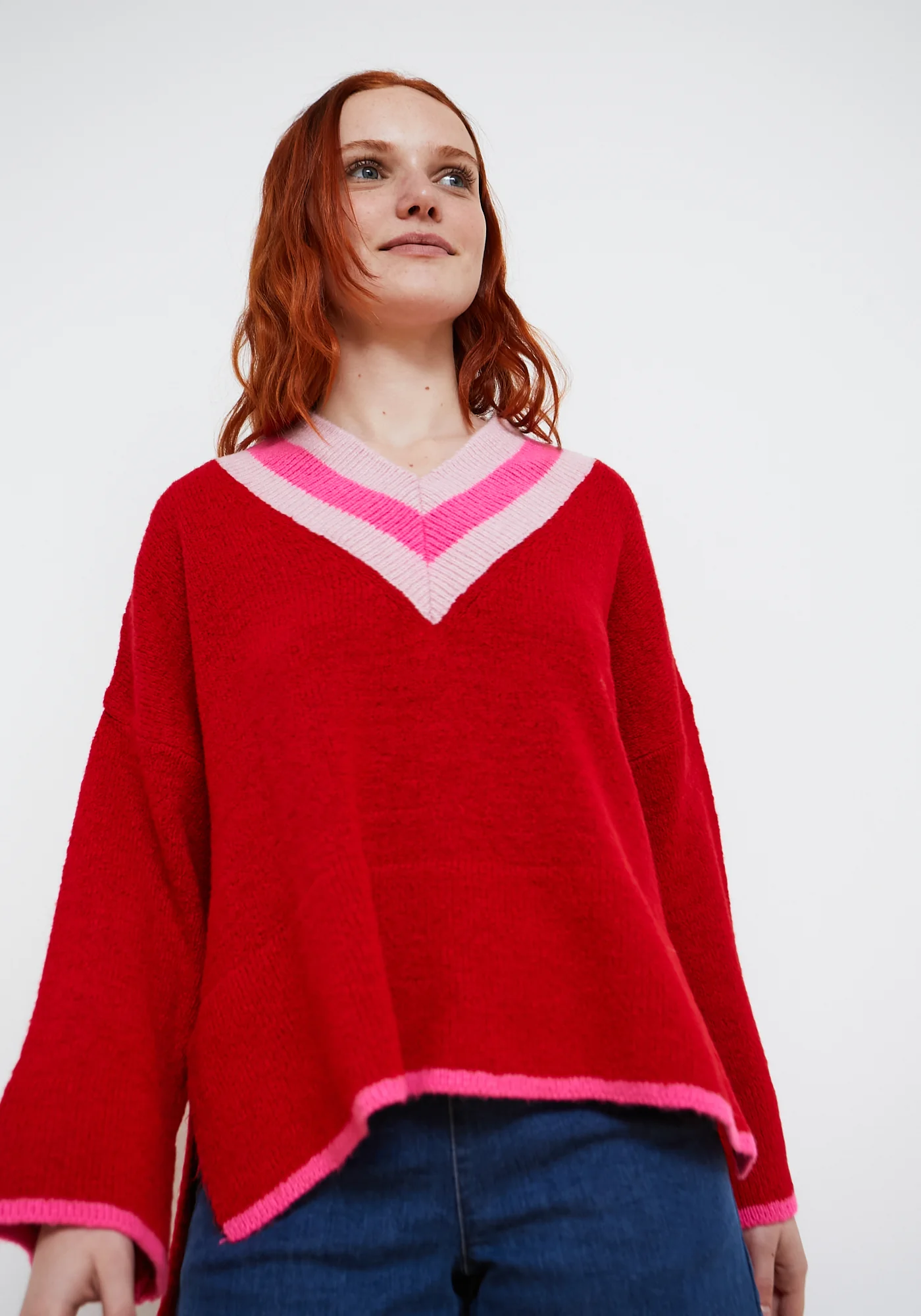Dr Bloom Hug Pullover in Rot - Oversized Strickpulli mit V-Ausschnitt