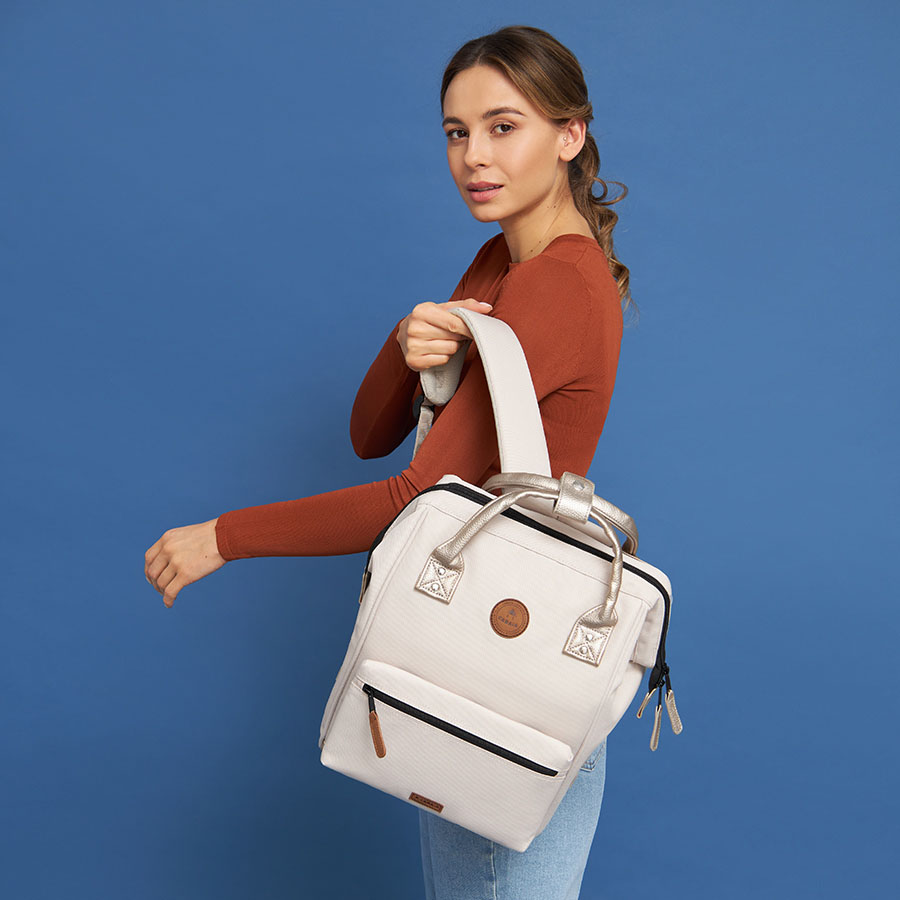 3701328356004_238 Cabaia Rucksack ALGIERS Small mit Laptop-Fach in Creme/Metalic