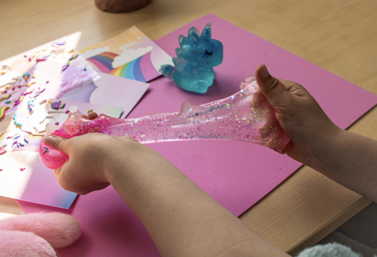 Schönes Schenken Glitzer Anti-Stress Quetsch Einhorn - Wählen Sie Ihre Farbe