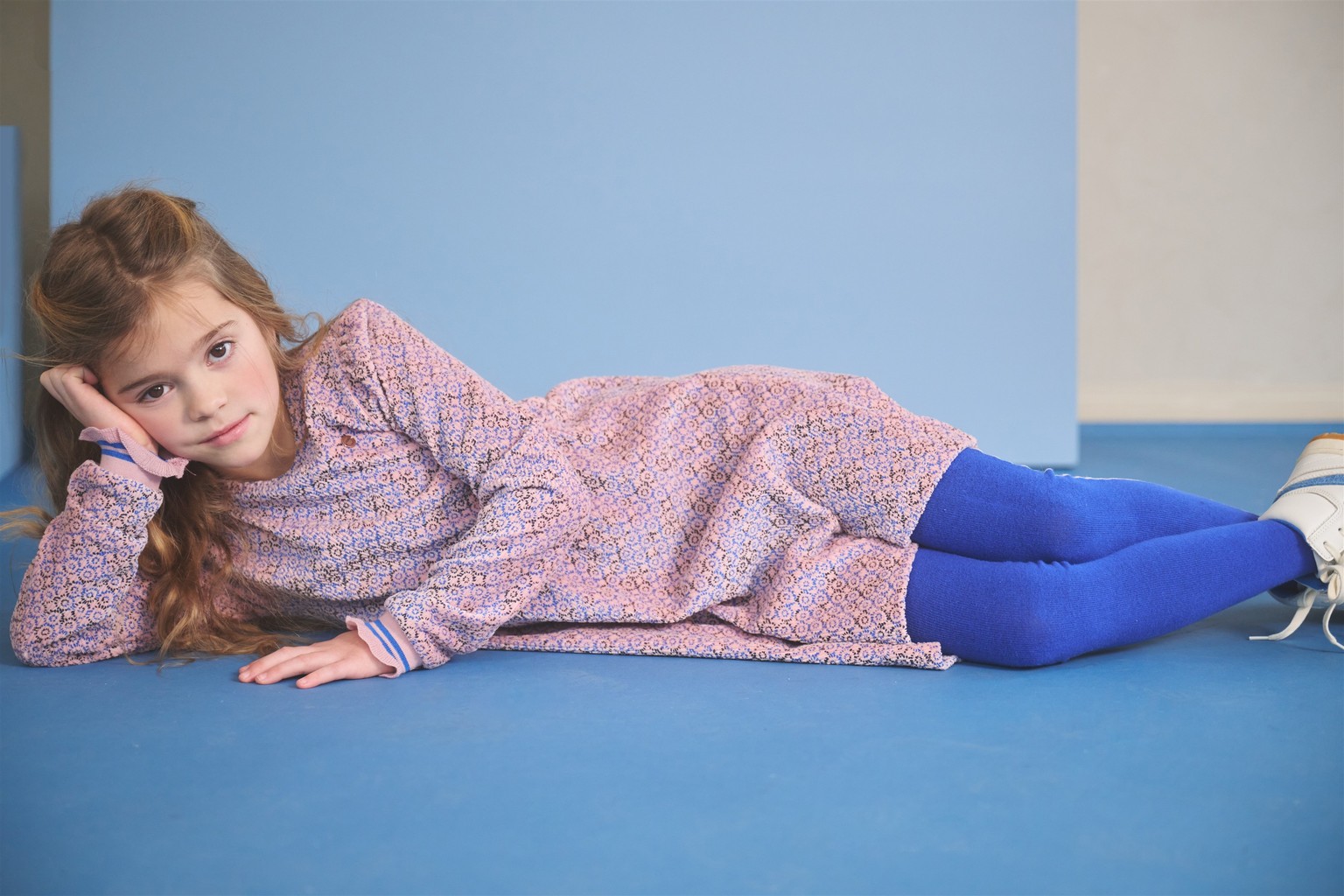 NONO Maxim Rib Cord Velvet Jersey Kleid in Rosa & Nautical Blau 