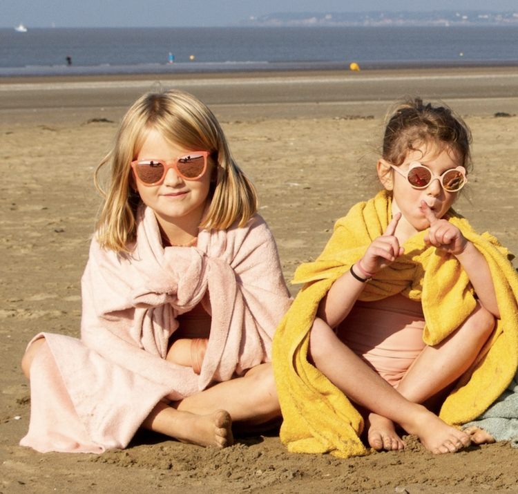 Bildschirmfoto-2022-03-08-um-21-49-04 KiETLA Kinder-Sonnenbrille BuZZ (UV-Schutz 3) Neon Pink