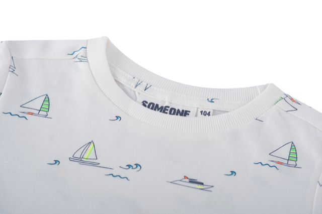 Someone kurzarm T-Shirt in Weiß - Ruben allover Schiffe - SALE