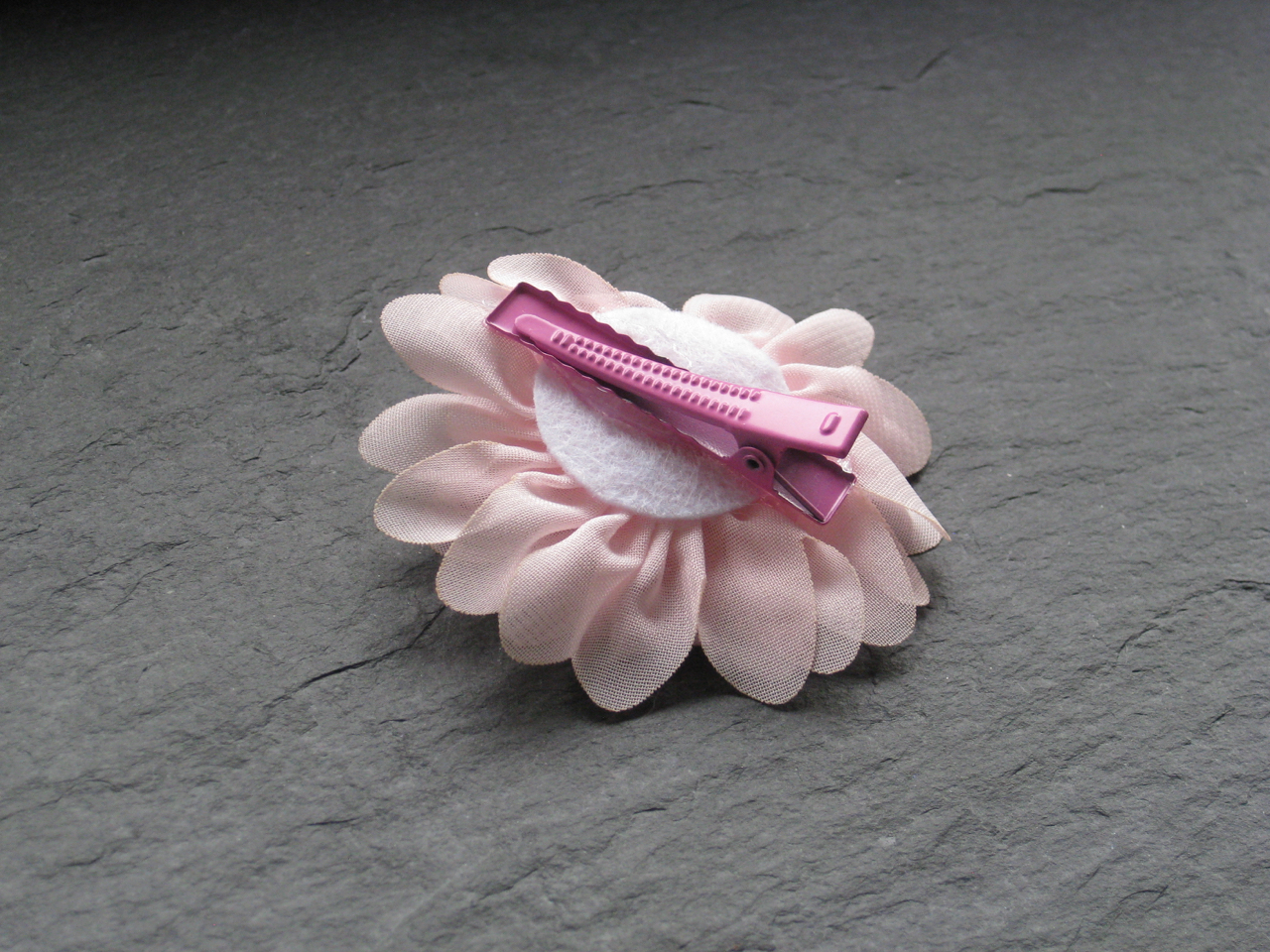 WOWZERS-ALOHA-HAARBLU-TE-ROSA-HINTEN Wowzers Aloha Blüten Clips für Kleidung & Haare - Farbauswahl