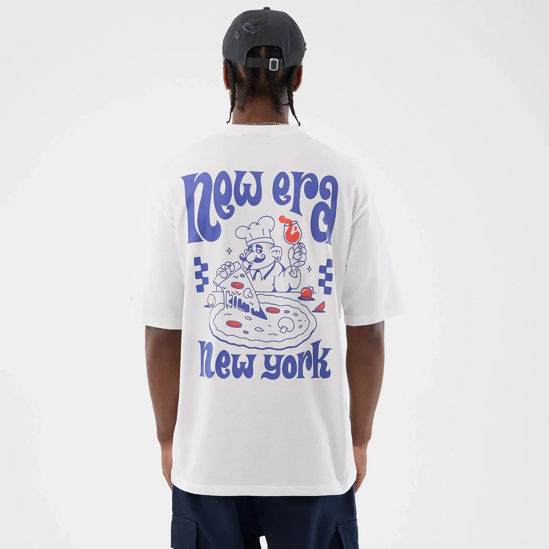 New Era T-Shirt in Weiß & Blau Fun Pizza Graphic Oversized T-Shirt