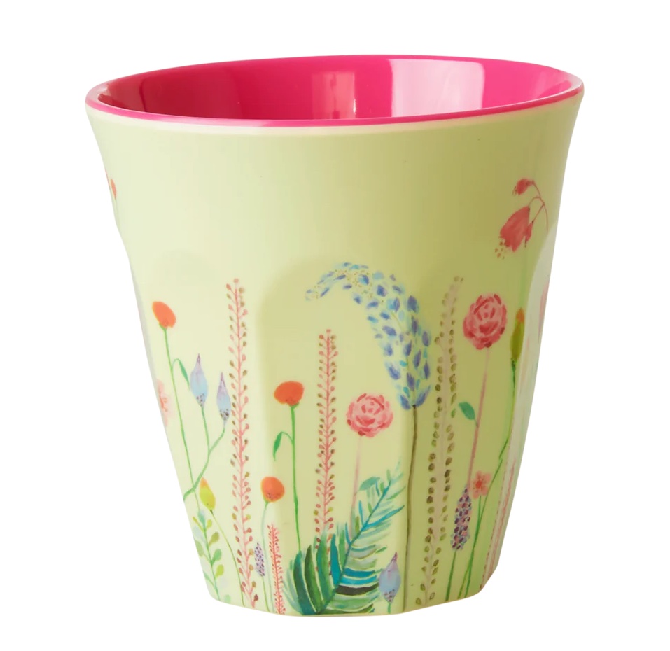 RICE Medium Melamin Becher in Pastellgrün Sommer Blumen - Summer Flowers Print RICE Medium Melamin Becher in Pastellgrün Sommer Blumen - Summer Flowers Print