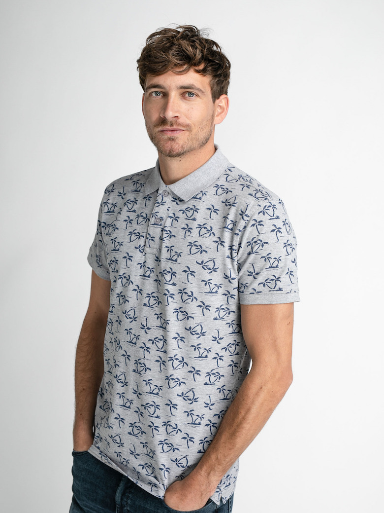 M-1030-POL928_9105_01 Petrol Industries Herren Poloshirt in Grau mit Allover Palmen