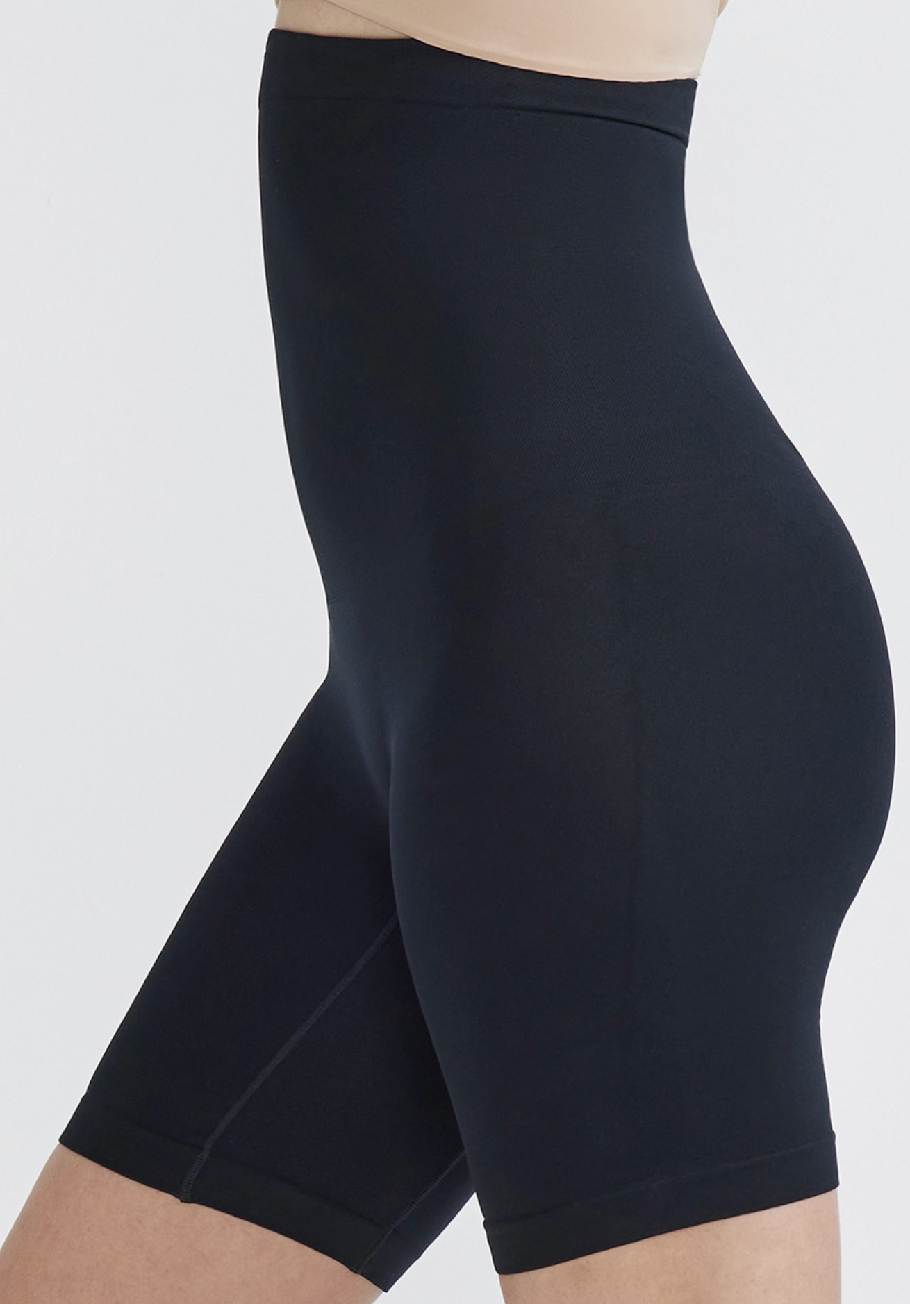 Yummie Seamless Solutions - Damen Oberschenkelformer mit hoher Taille in Schwarz Yummie Seamless Solutions - Damen Oberschenkelformer mit hoher Taille in Schwarz