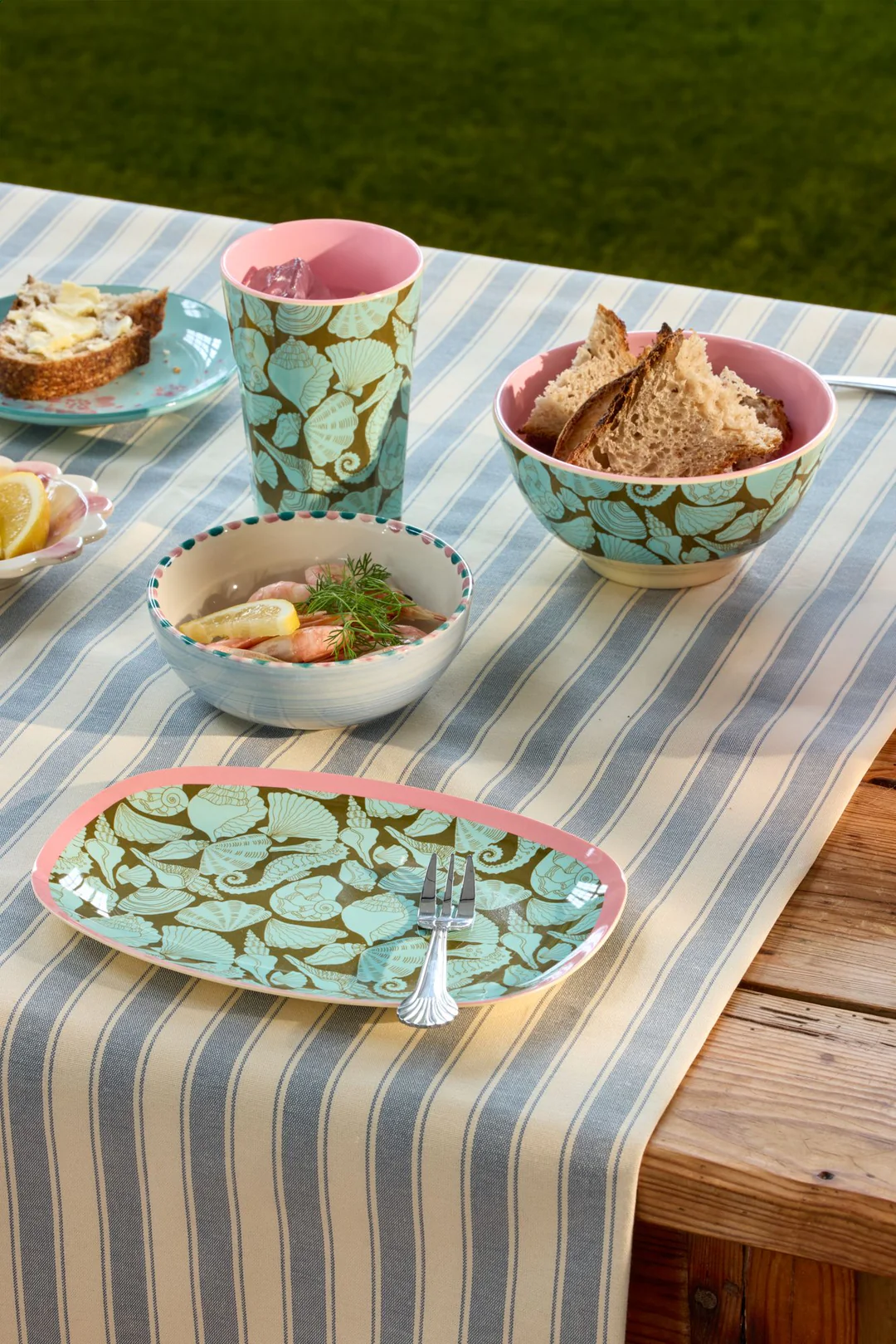 RICE Tall Melamin Großer Becher - Grün - Sea Shell Print - Muscheln RICE Tall Melamin Großer Becher - Grün - Sea Shell Print - Muscheln