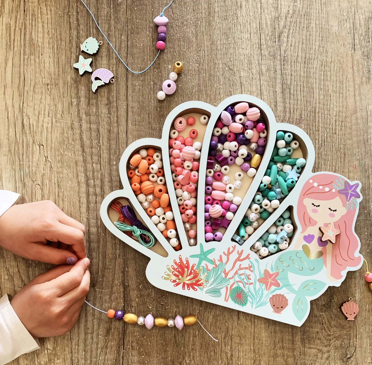 Sycomore Holzperlen Bastelset für Kinder - Holzperlen kreatives Spielzeug - Meerjungfrau